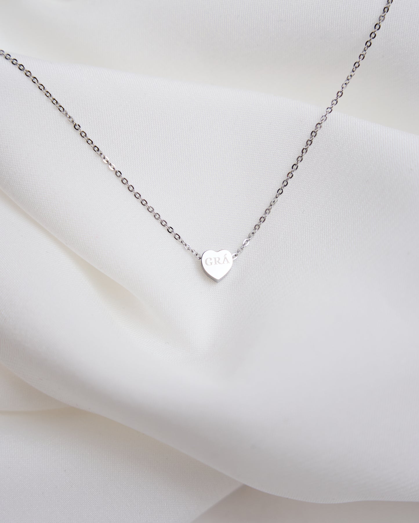 Heart Grá Pendant Necklace