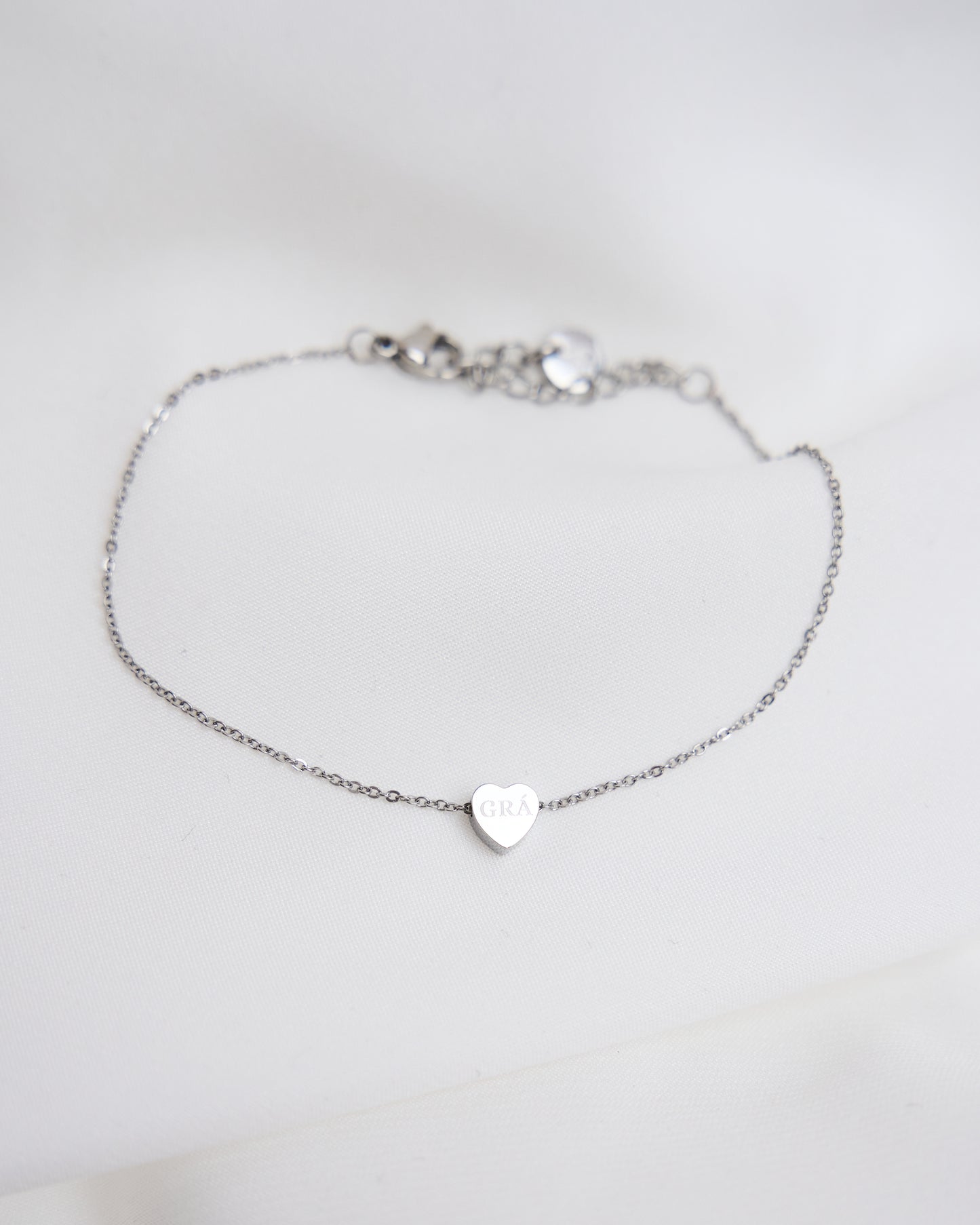 Heart Grá Pendant Bracelet