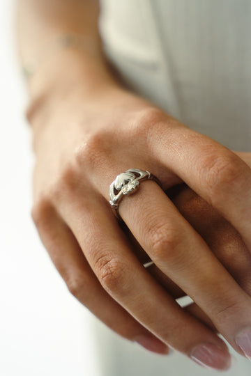 Classic Claddagh Ring