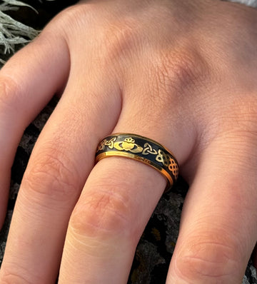 Irish Claddagh Ring