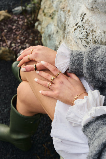 Go Deo Infinity Bracelet