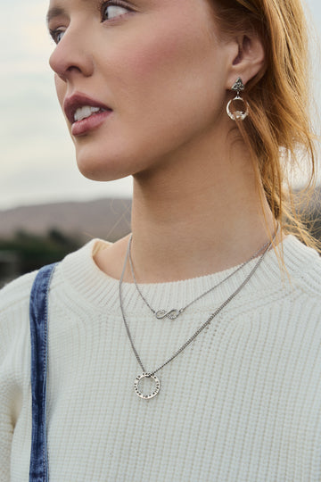 Go Deo Infinity Necklace