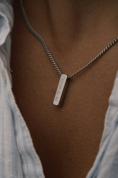 Éire Pendant Necklace