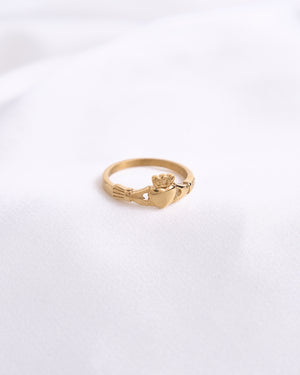 Dainty Claddagh Ring