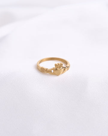 Dainty Claddagh Ring
