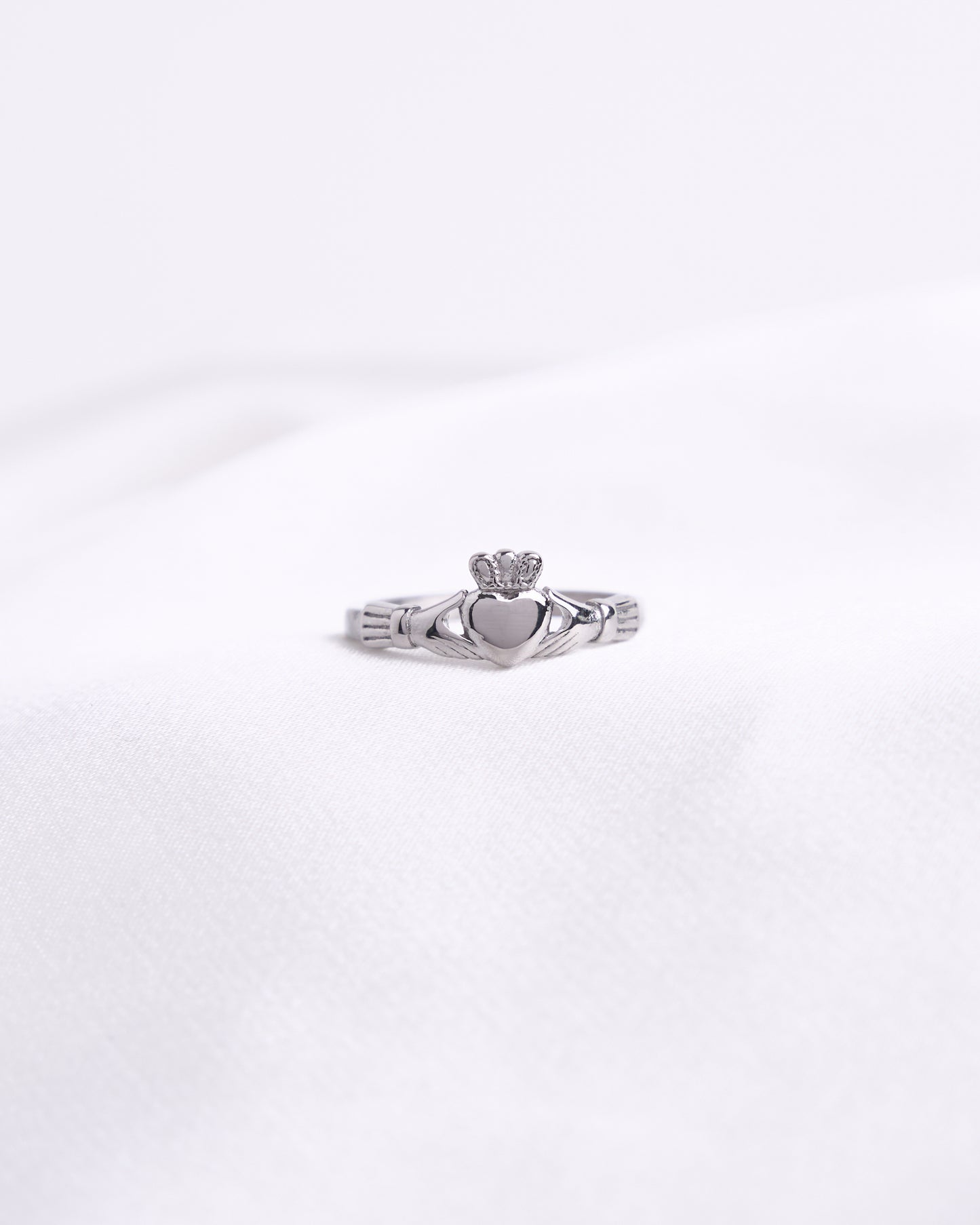 Dainty Claddagh Ring