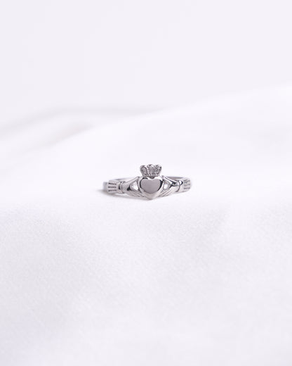 Dainty Claddagh Ring