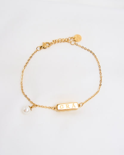 Grá Pearl Pendant Bracelet