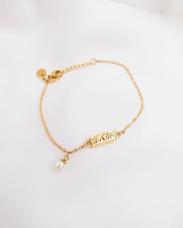 Grá Pearl Pendant Bracelet