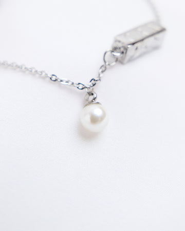 Grá Pearl Pendant Bracelet