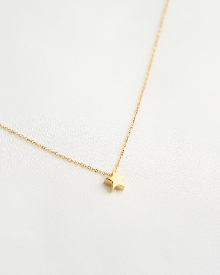 Réalta Pendant Necklace