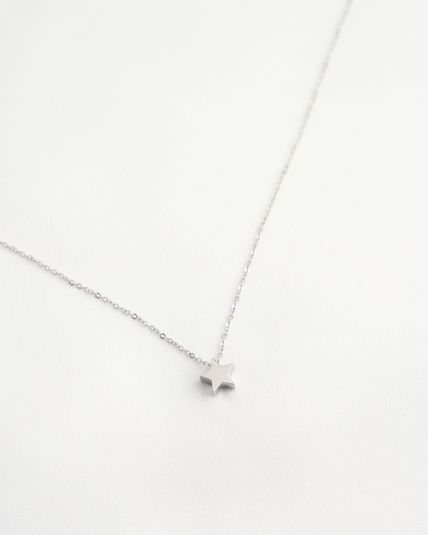 Réalta Pendant Necklace