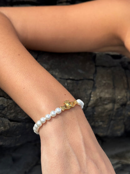 Claddagh Pearl Bracelet