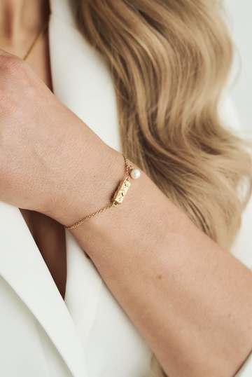 Grá Pearl Pendant Bracelet