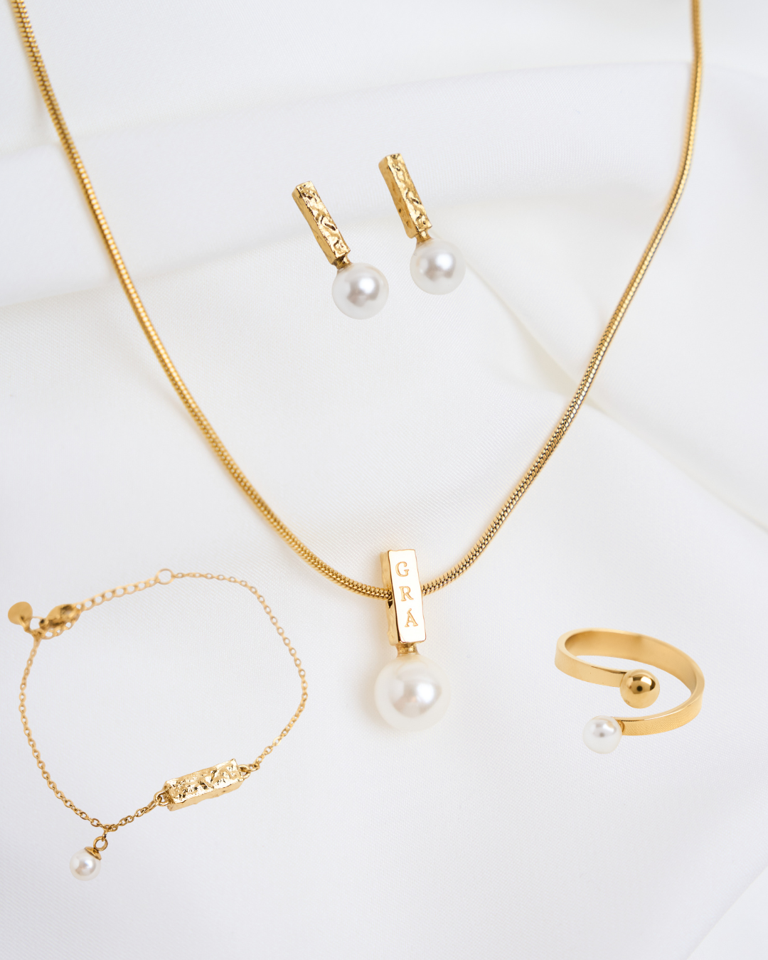 Grá Pearl Set